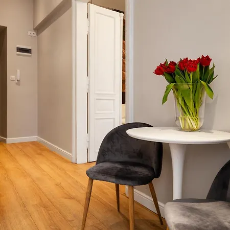 Househost Apartment: Lazarza Ii Street Апартаменты *