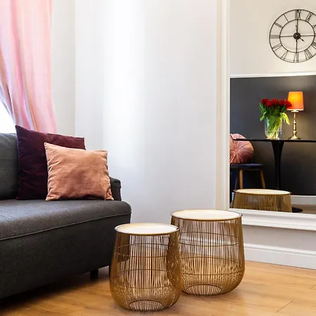 Househost Apartment: Lazarza Ii Street *