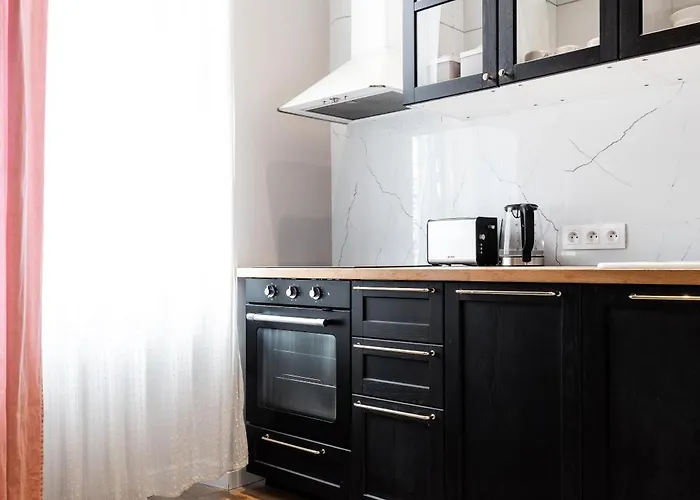 Househost Apartment: Lazarza Ii Street