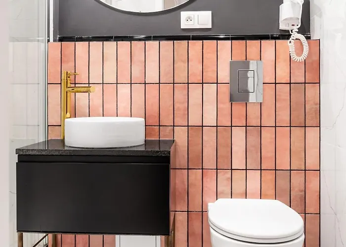 Househost Apartment: Lazarza Ii Street شقة